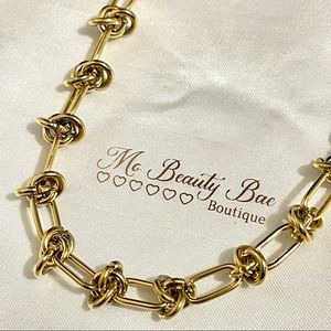 Gold Knotted Up Chain